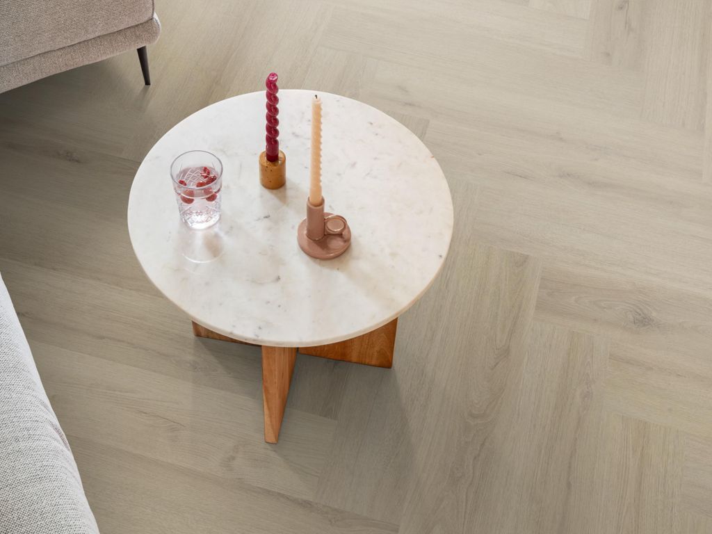 Ambiant Spigato xl Valento visgraat dryback beige sfeerbeeld