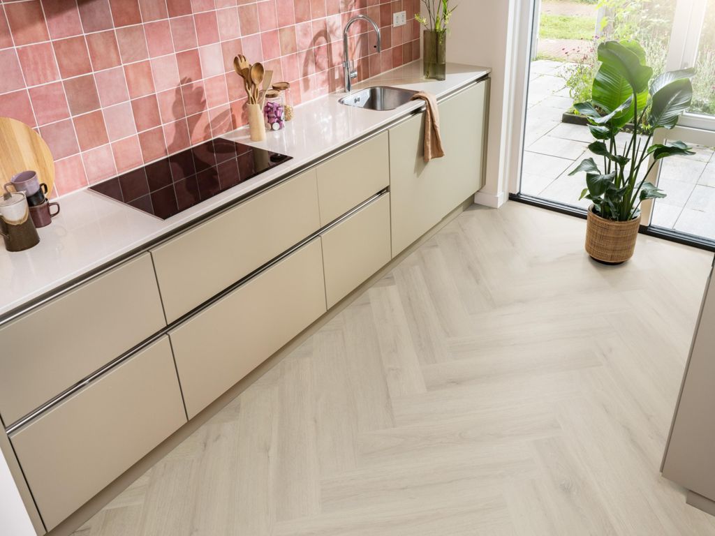 Ambiant Spigato xl Valento visgraat dryback beige sfeerbeeld