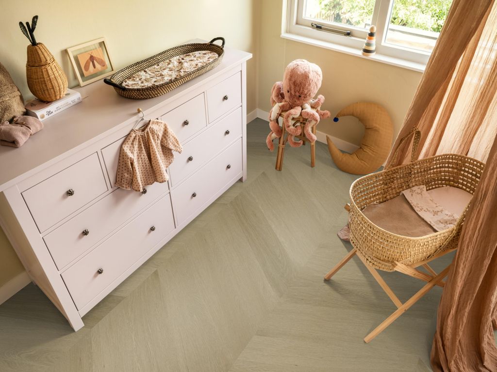 Ambiant Spigato Estino hongaarse punt dryback warm oak sfeerbeeld