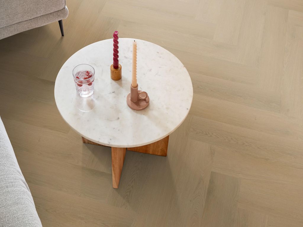 Ambiant Spigato Navaro visgraat click light oak sfeerbeeld